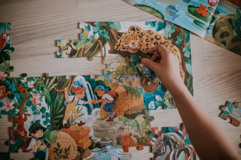 Janod Puzzle w walizce Przygoda w kraju Inków 100 elementów Janod Puzzle w walizce Przygoda w kraju Inków 100 elementów