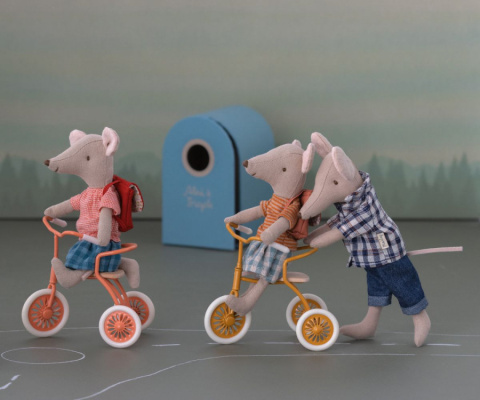 Maileg Myszka Starsza siostra Rowerzystka z plecakiem , Tricycle mouse Red Maileg Myszka Starsza siostra Rowerzystka z plecakiem , Tricycle mouse Red