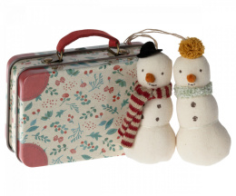 Maileg Dekoracja bożonarodzeniowa - bałwanki w walizce